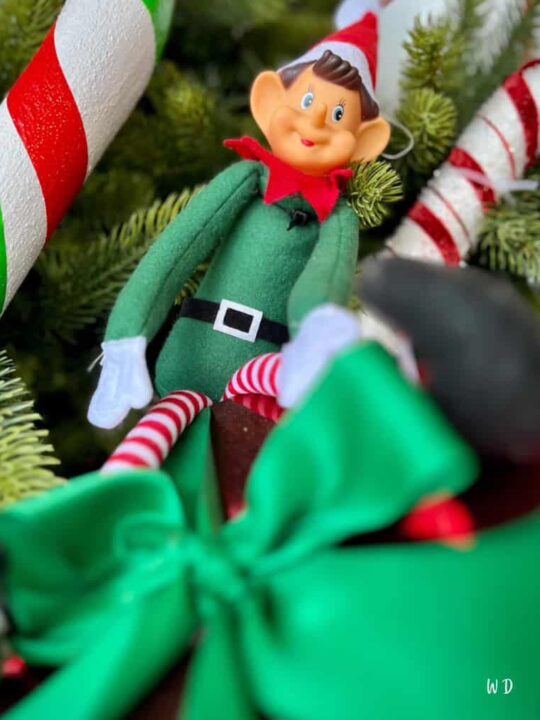 50 Easy and Quick Elf On The Shelf Ideas This Christmas